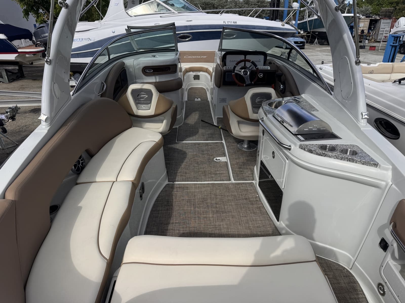 2022 Crownline  - Photo 8