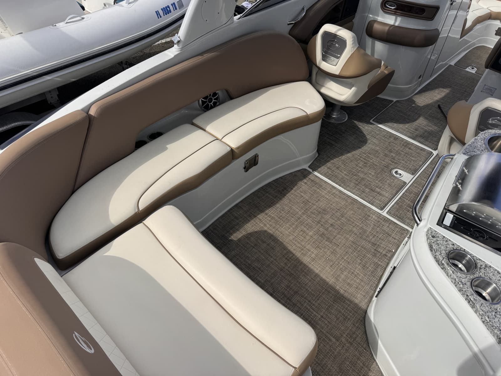 2022 Crownline  - Photo 9