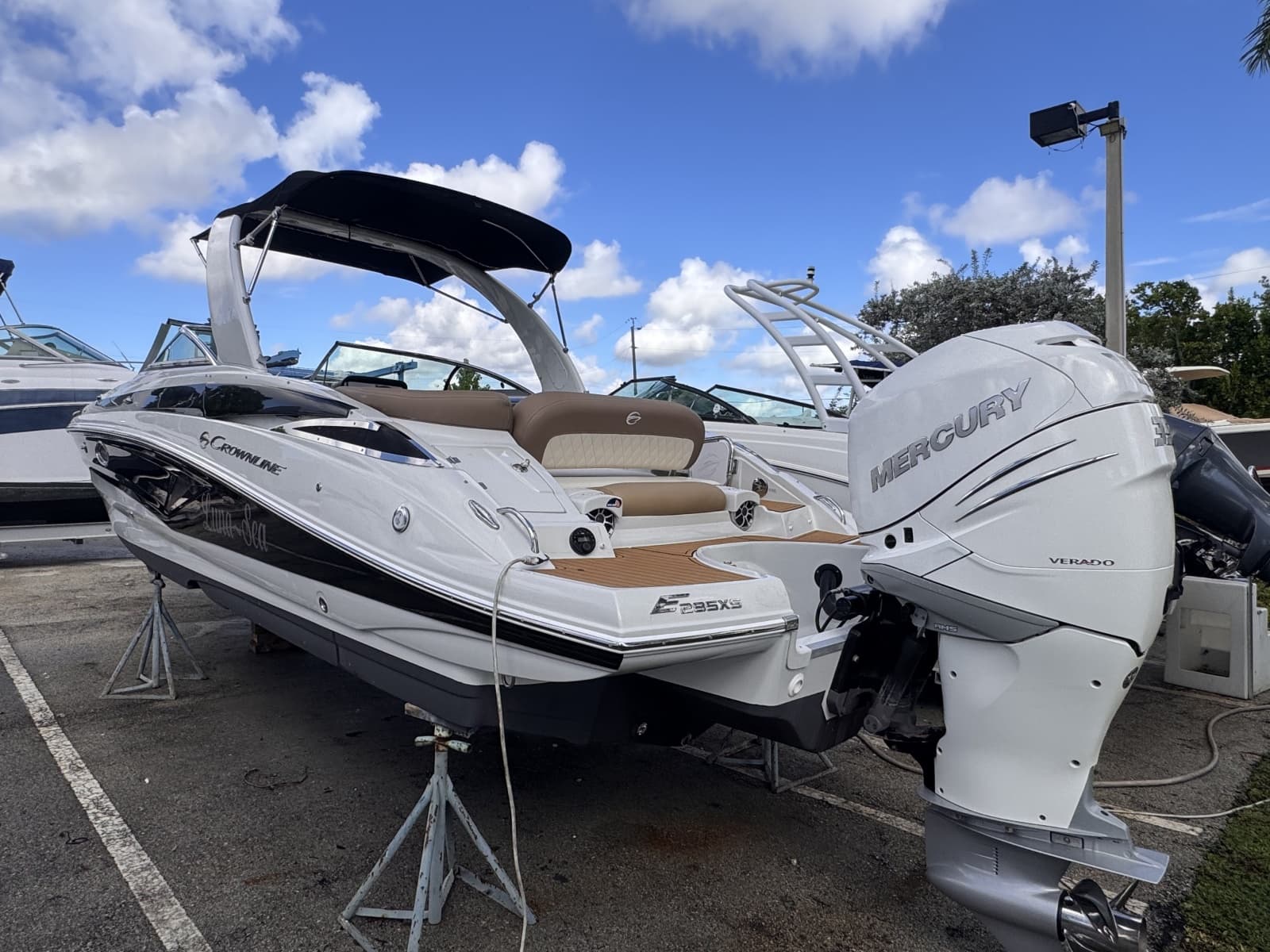 2022 Crownline  - Photo 3