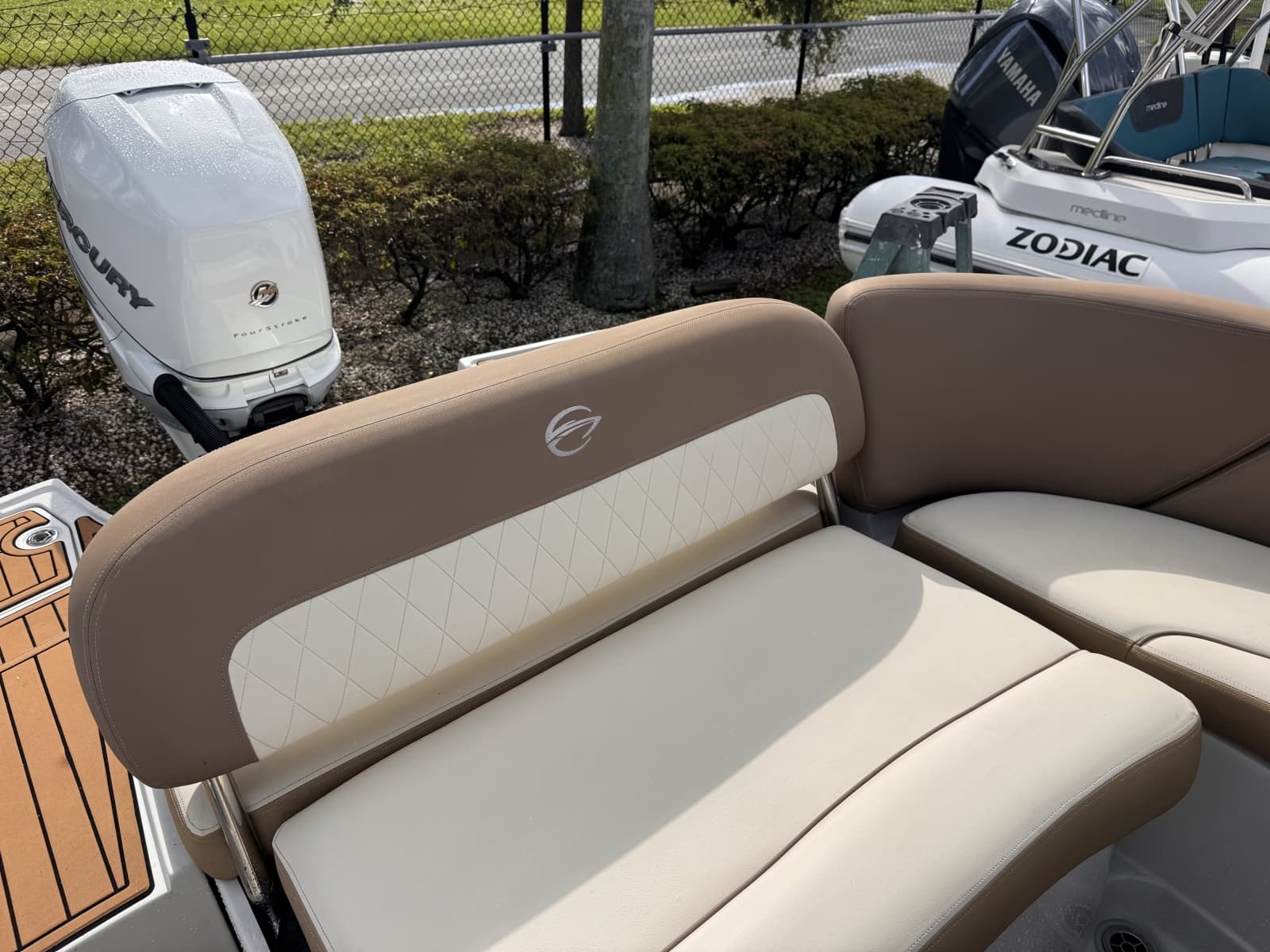 2022 Crownline  - Photo 10