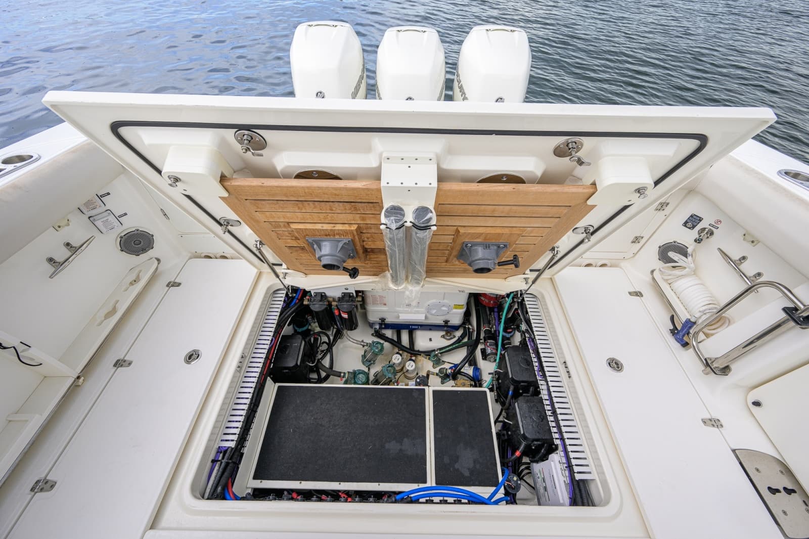2018 Boston Whaler 380 Outrage - Photo 32