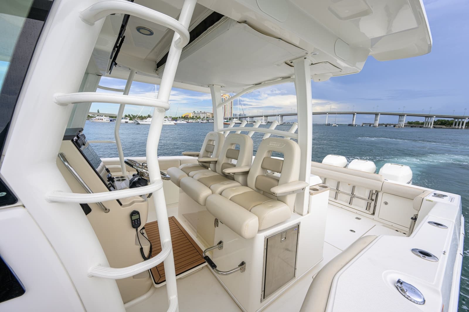 2018 Boston Whaler 380 Outrage - Photo 9