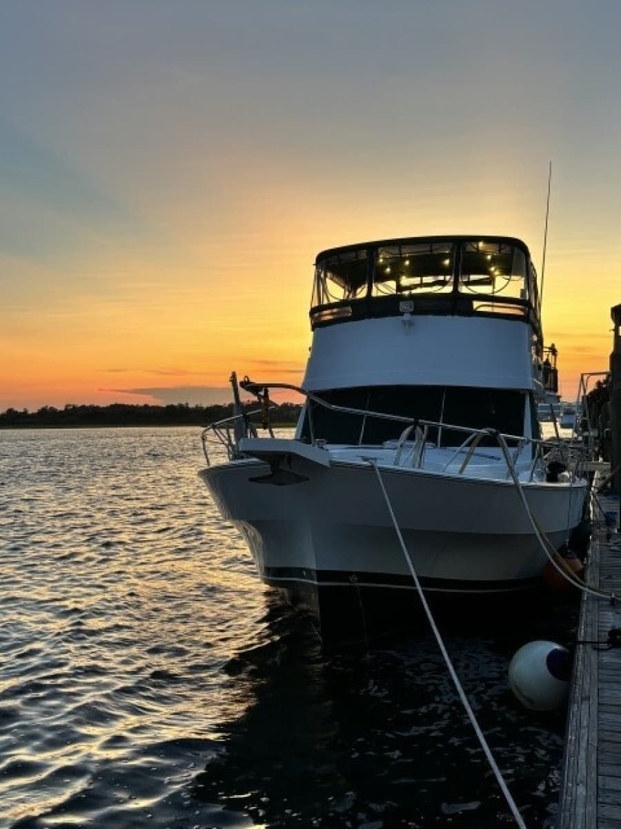2002 Mainship 390 - Photo 22