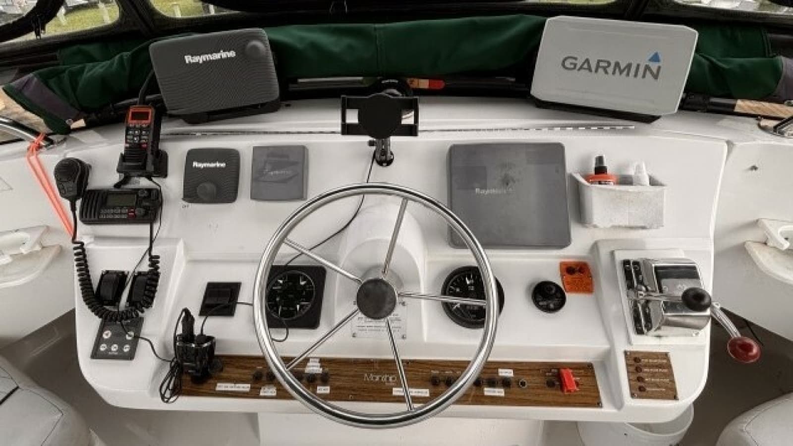 2002 Mainship 390 - Photo 17