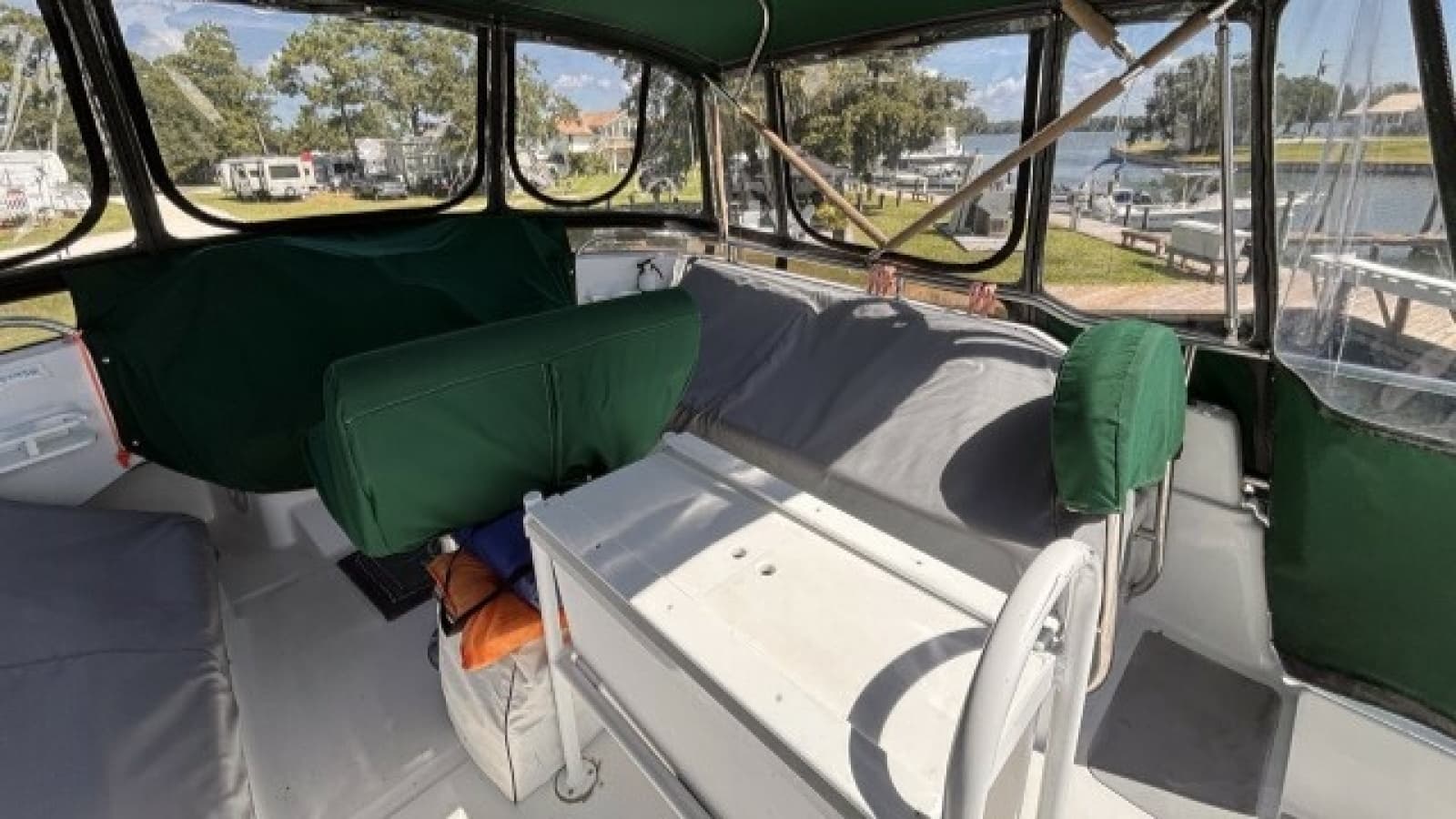 2002 Mainship 390 - Photo 20