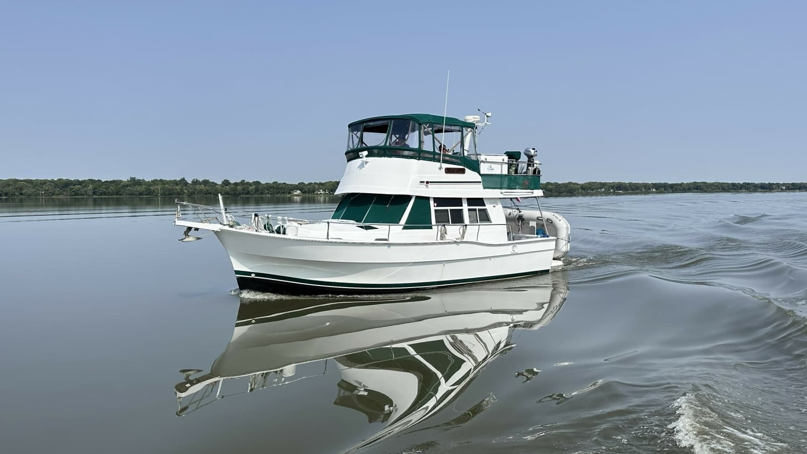 2002 Mainship 390 - Photo 1