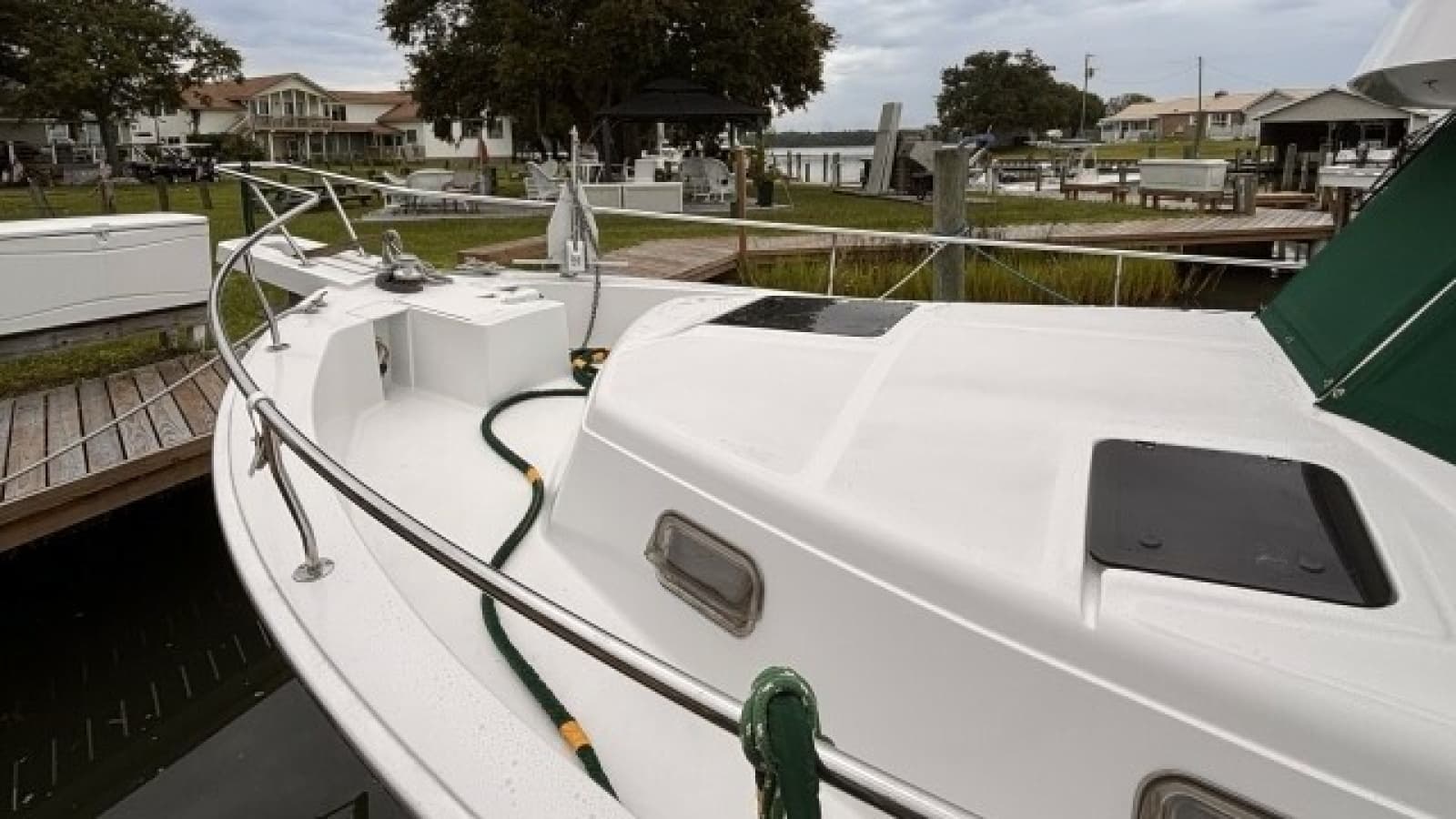 2002 Mainship 390 - Photo 10