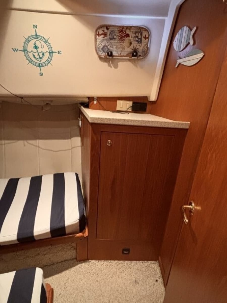 2002 Mainship 390 - Photo 41