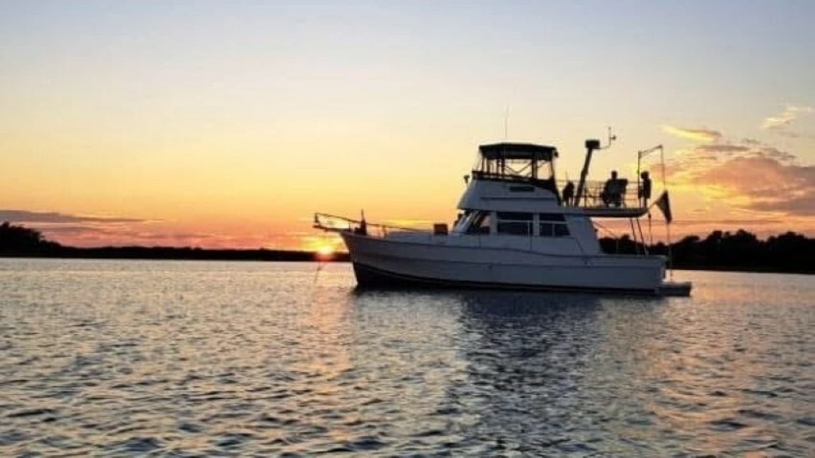 2002 Mainship 390 - Photo 25