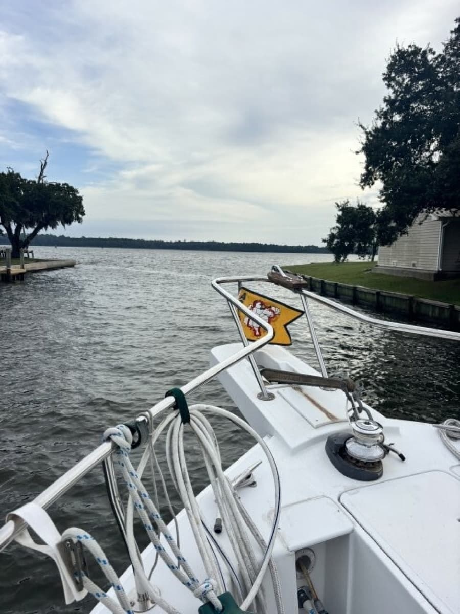 2002 Mainship 390 - Photo 23