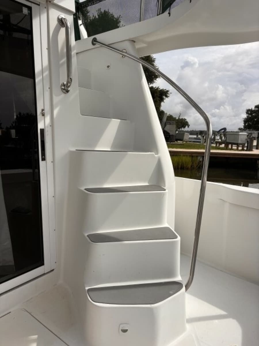 2002 Mainship 390 - Photo 7