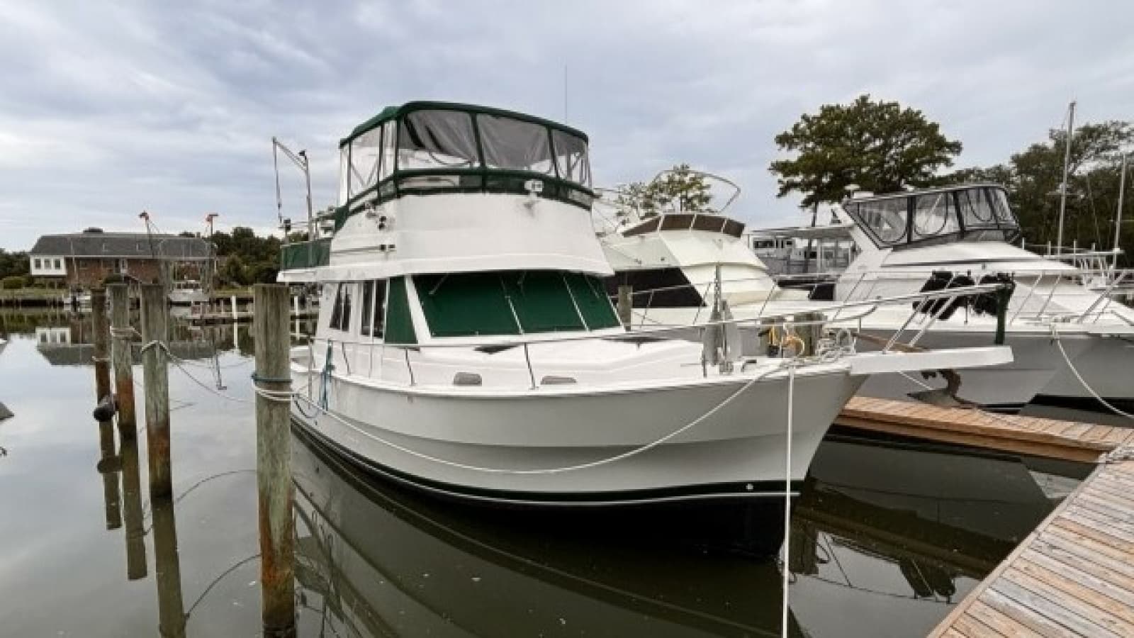 2002 Mainship 390 - Photo 4