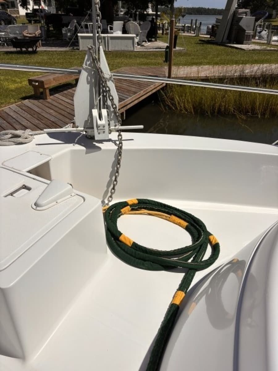 2002 Mainship 390 - Photo 12