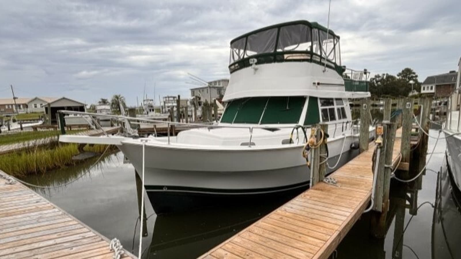 2002 Mainship 390 - Photo 2