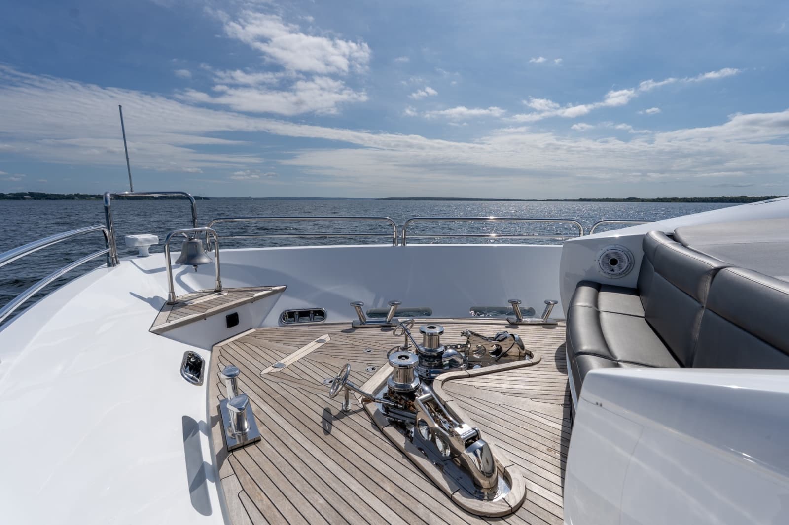 2004 Sunseeker 105 Yacht - Photo 38
