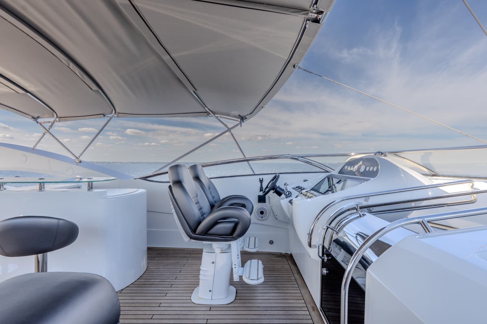 2004 Sunseeker 105 Yacht - Photo 21