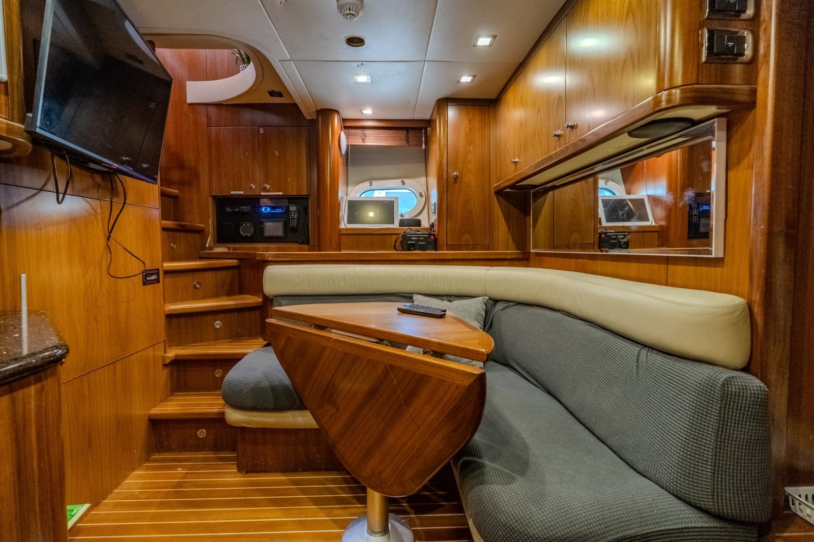 2004 Sunseeker 105 Yacht - Photo 79