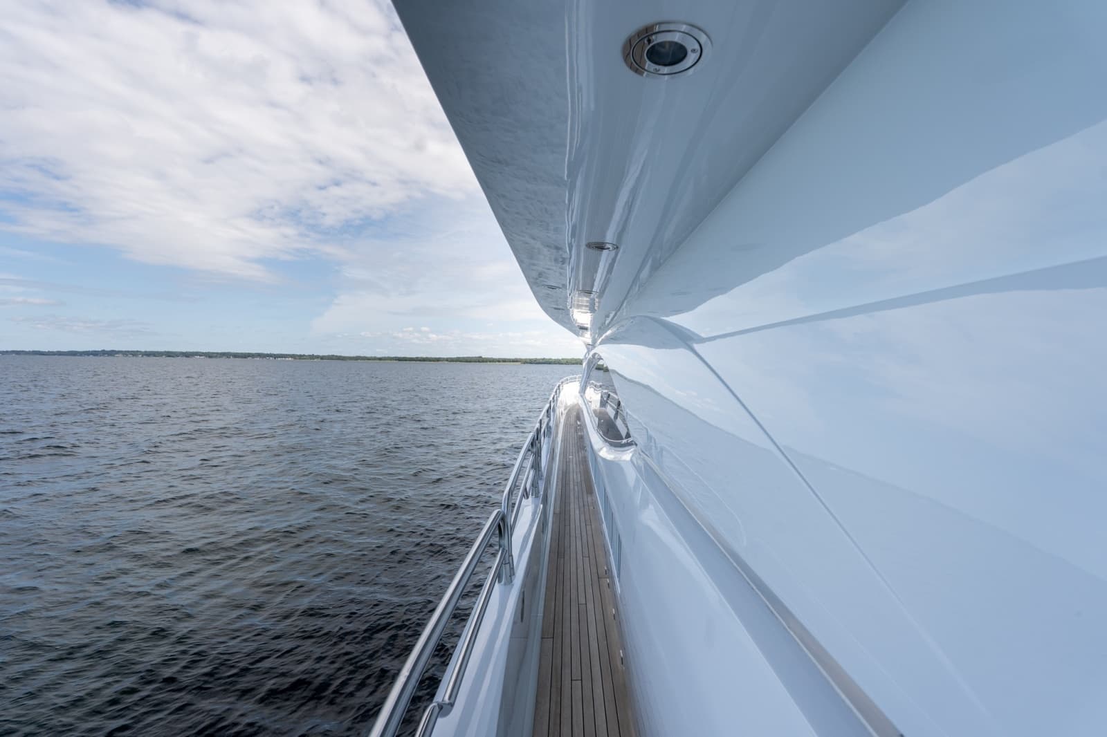2004 Sunseeker 105 Yacht - Photo 39