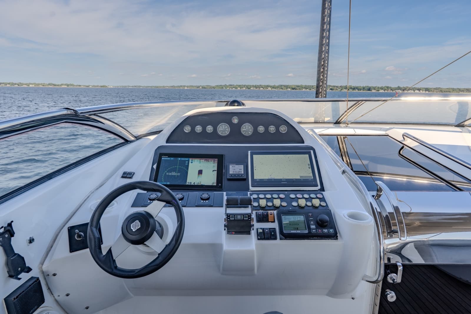 2004 Sunseeker 105 Yacht - Photo 25