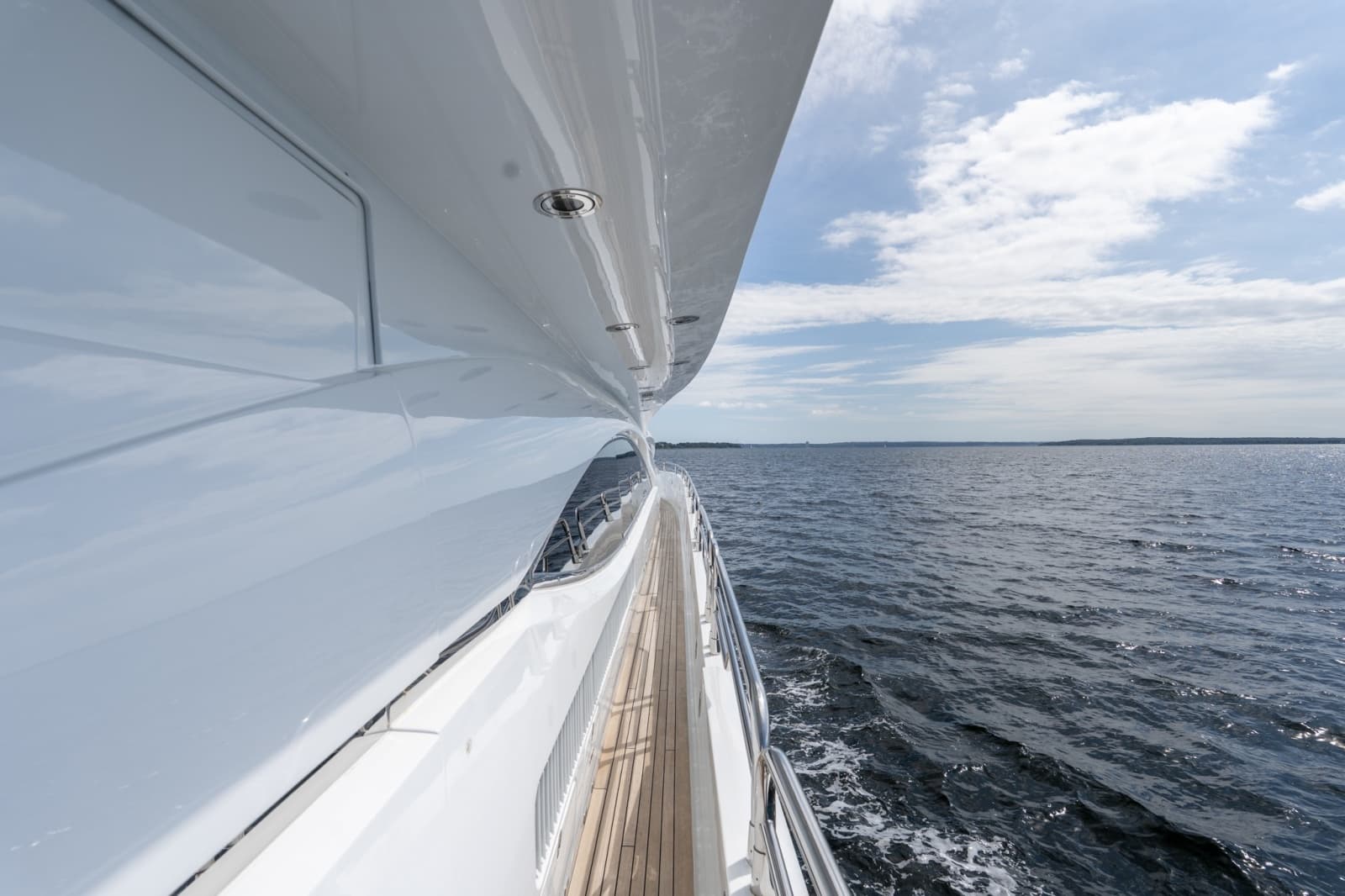 2004 Sunseeker 105 Yacht - Photo 35