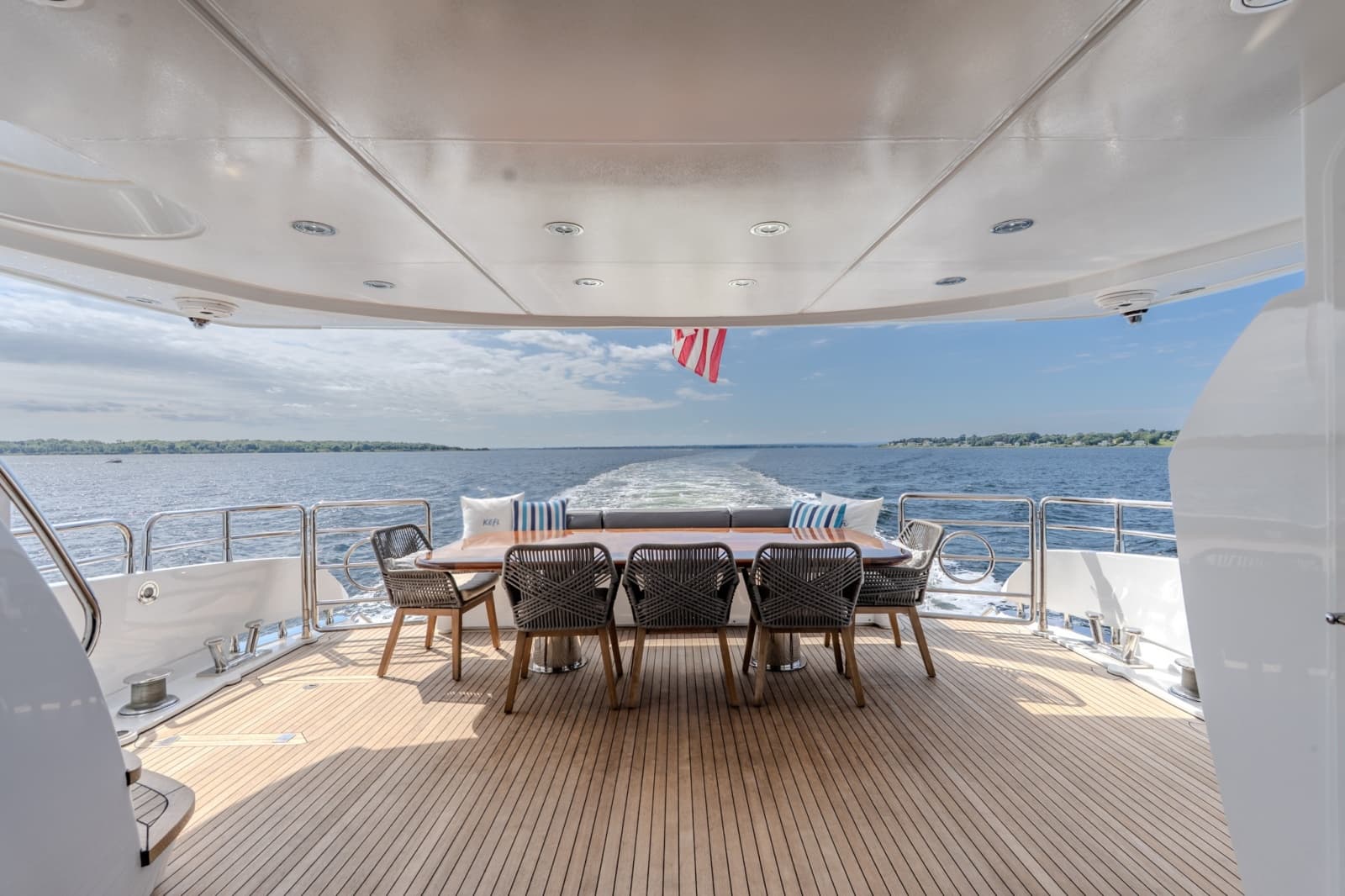 2004 Sunseeker 105 Yacht - Photo 31