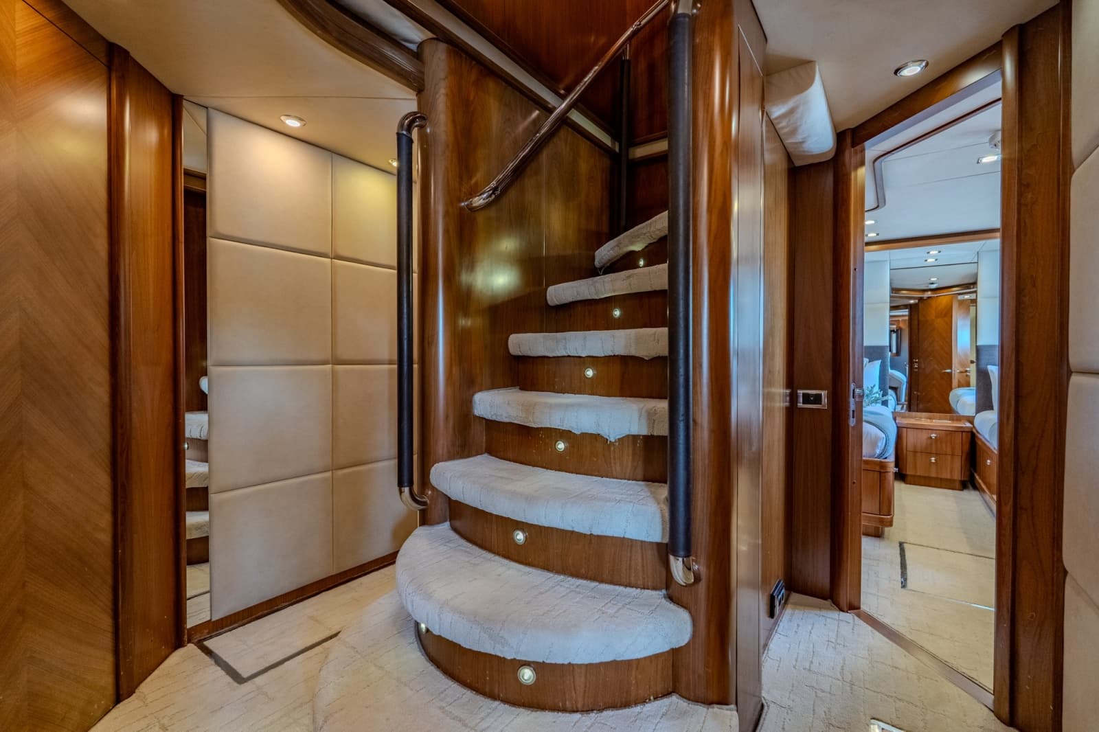 2004 Sunseeker 105 Yacht - Photo 61