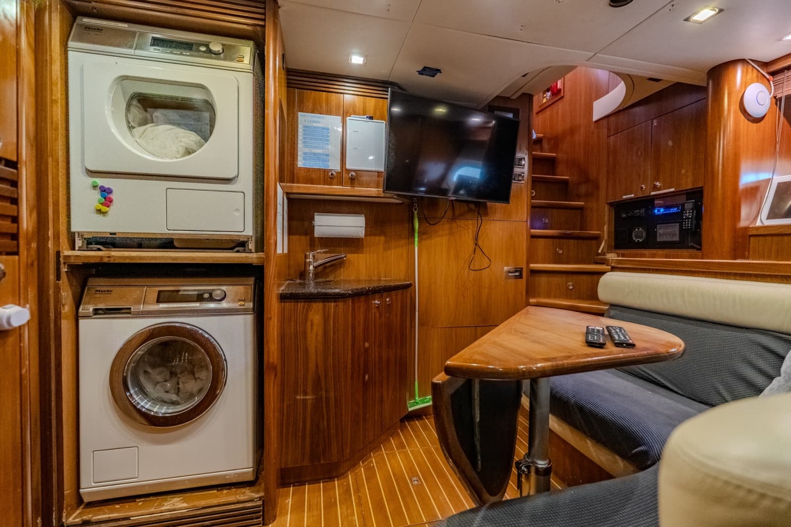 2004 Sunseeker 105 Yacht - Photo 80