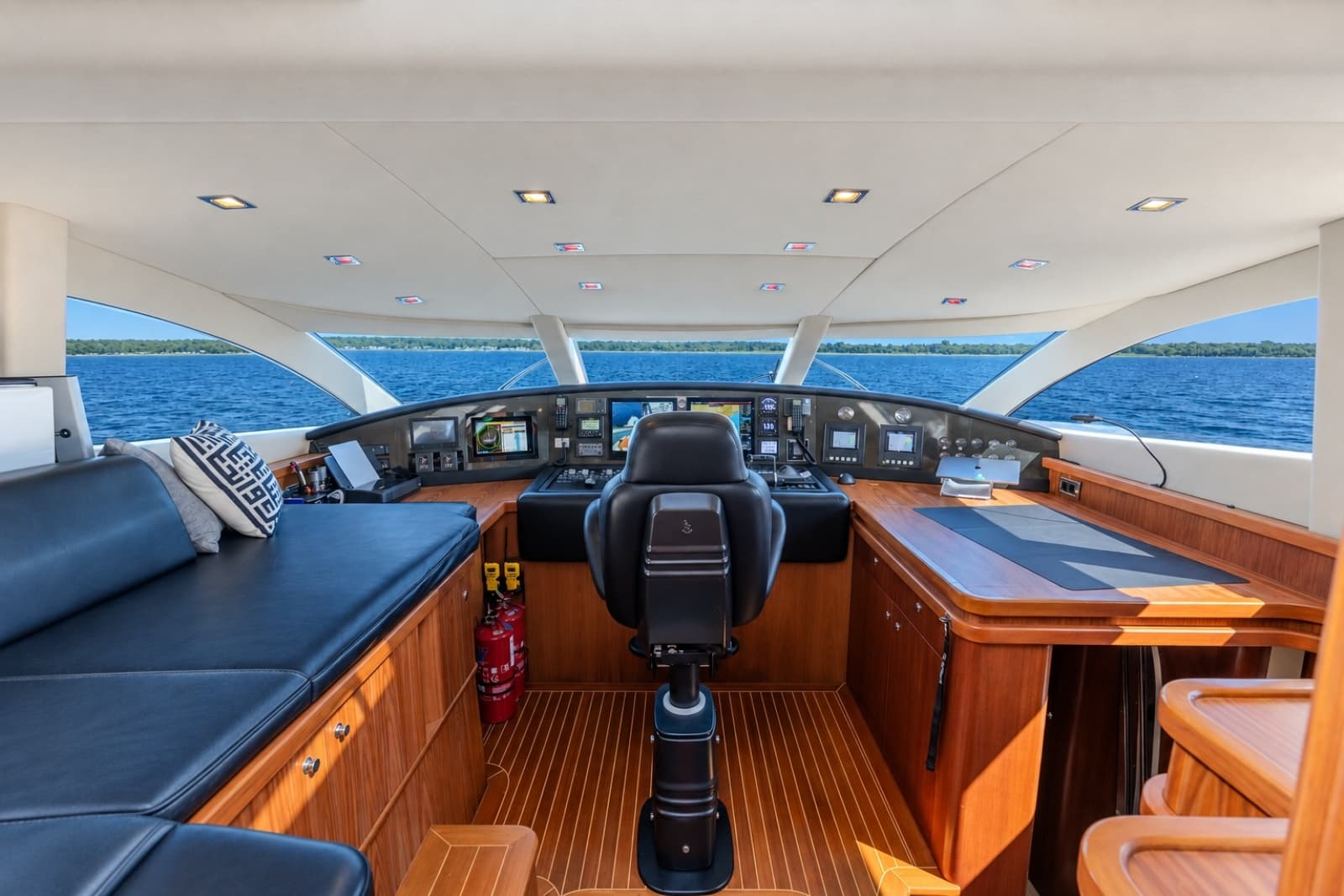 2004 Sunseeker 105 Yacht - Photo 26