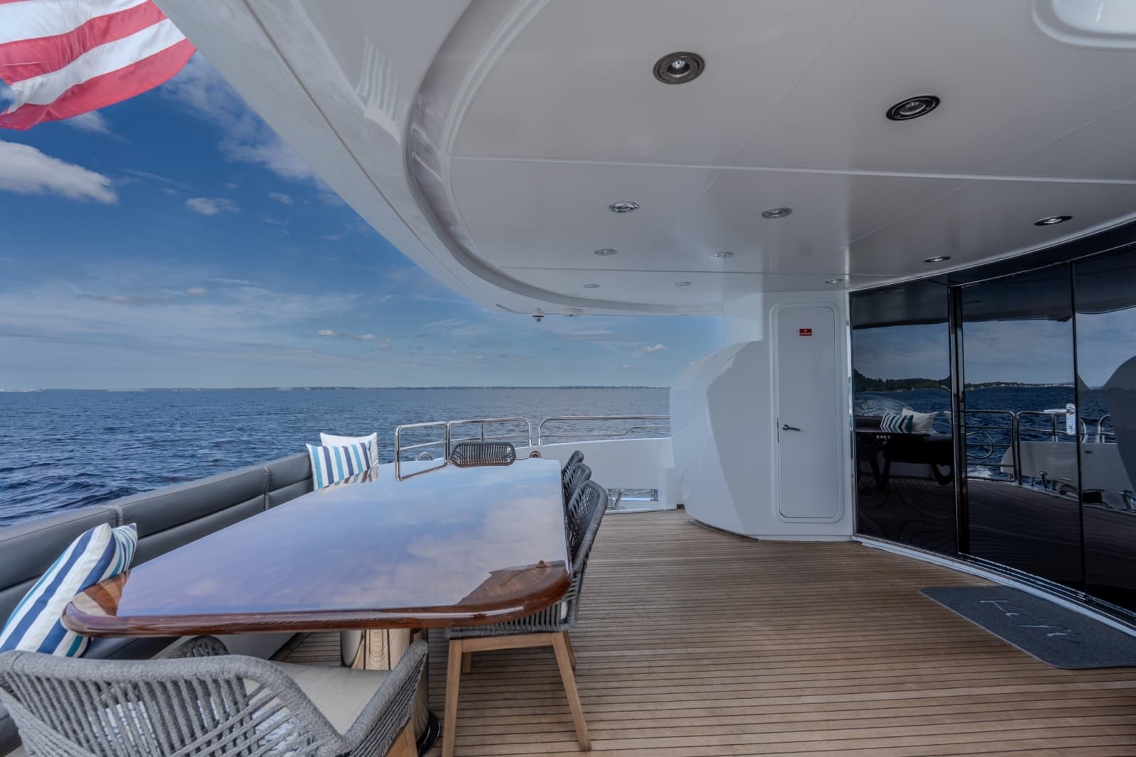 2004 Sunseeker 105 Yacht - Photo 33