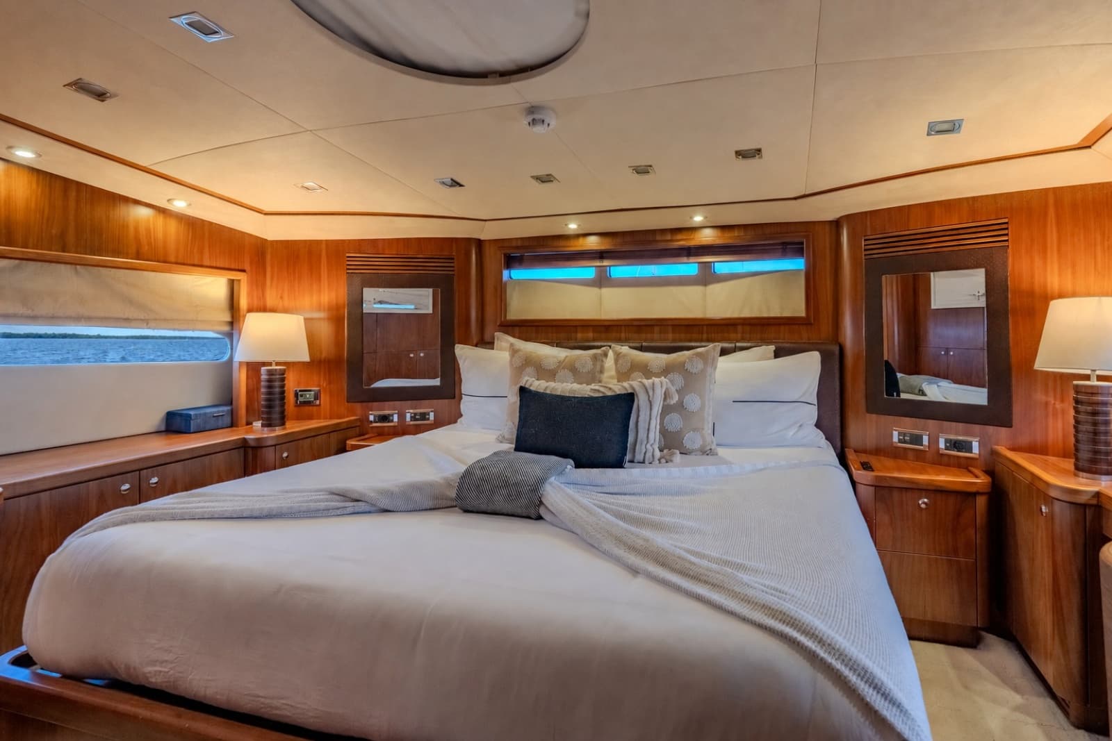 2004 Sunseeker 105 Yacht - Photo 56