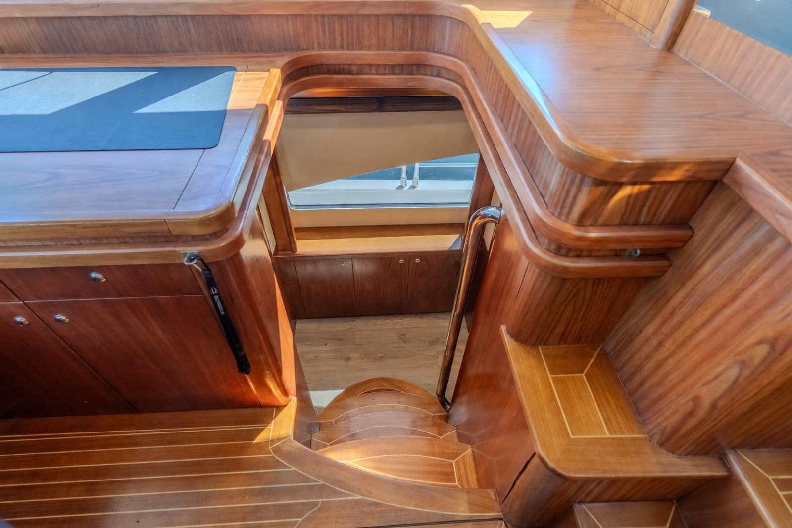 2004 Sunseeker 105 Yacht - Photo 29