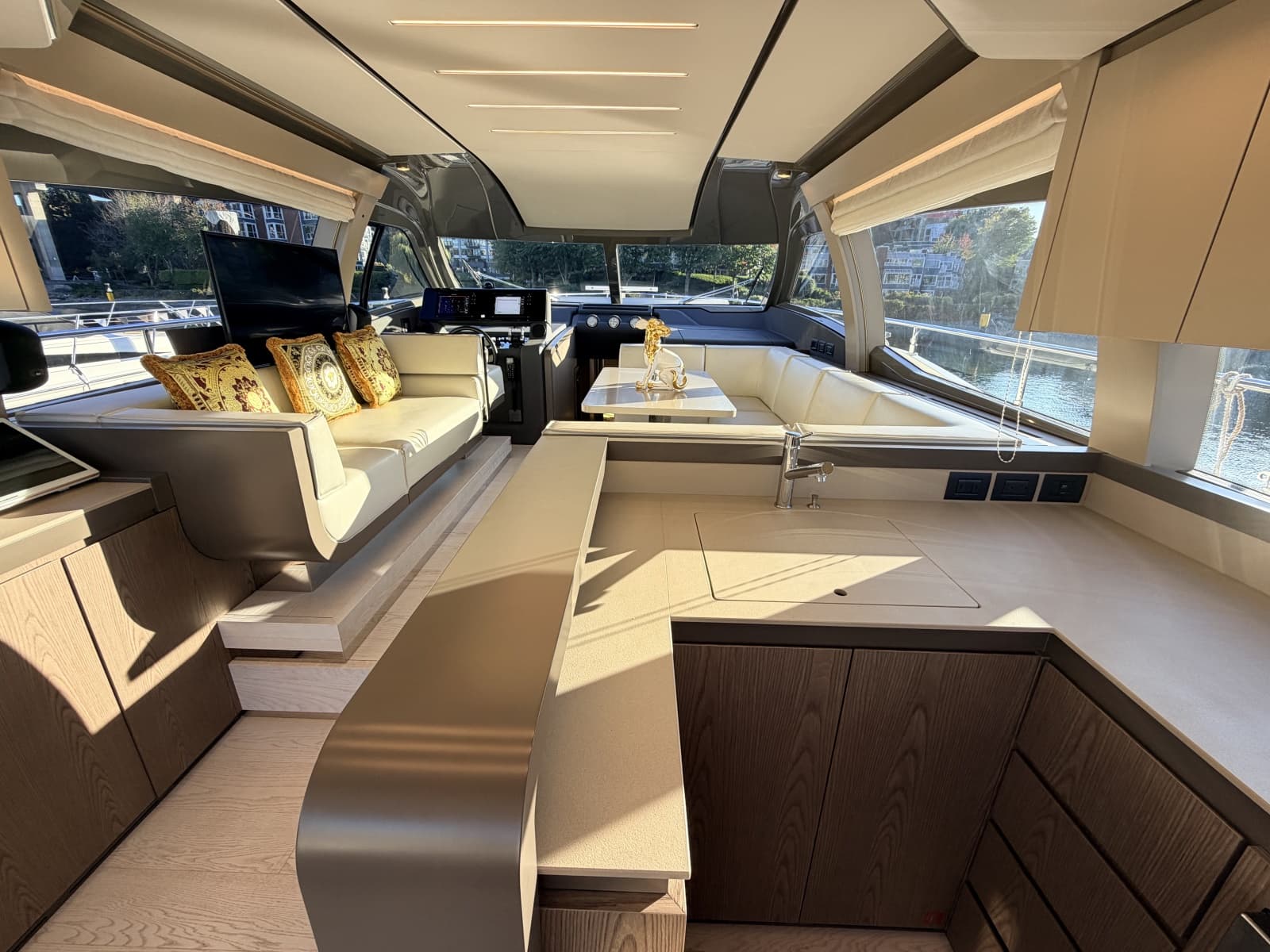 2020 Ferretti Yachts 550 Fly - Photo 25