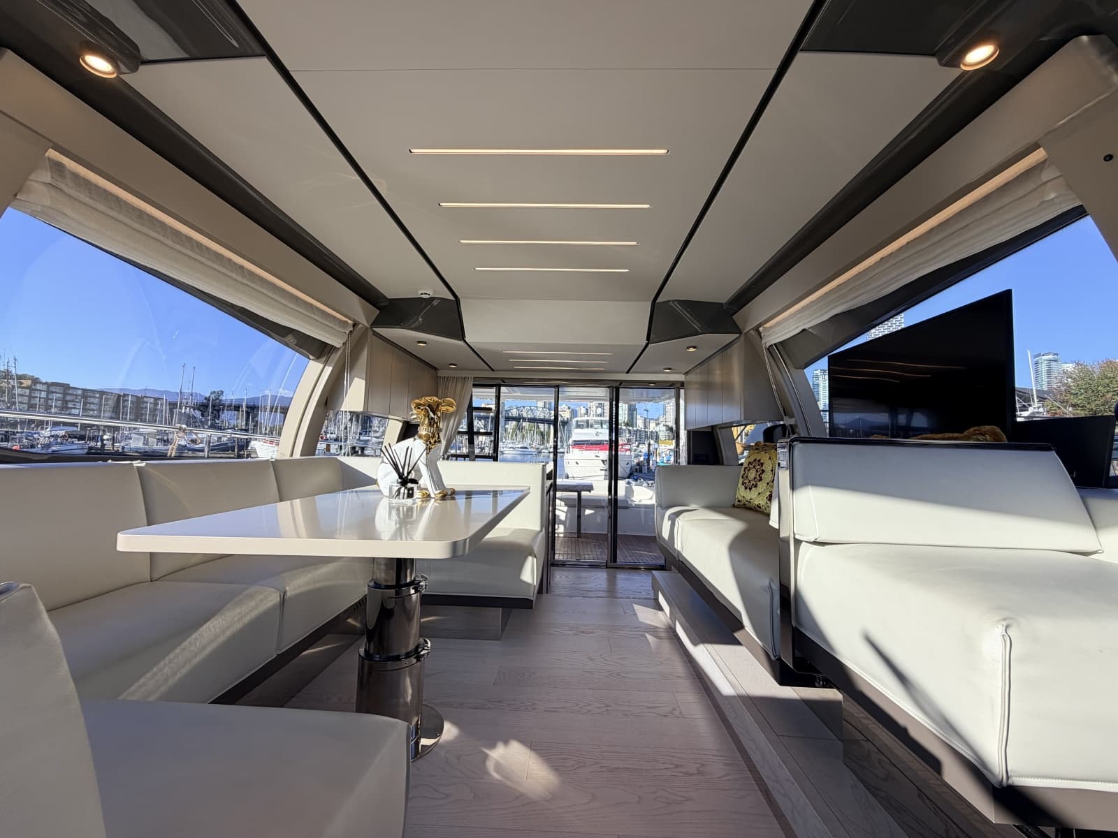 2020 Ferretti Yachts 550 Fly - Photo 12