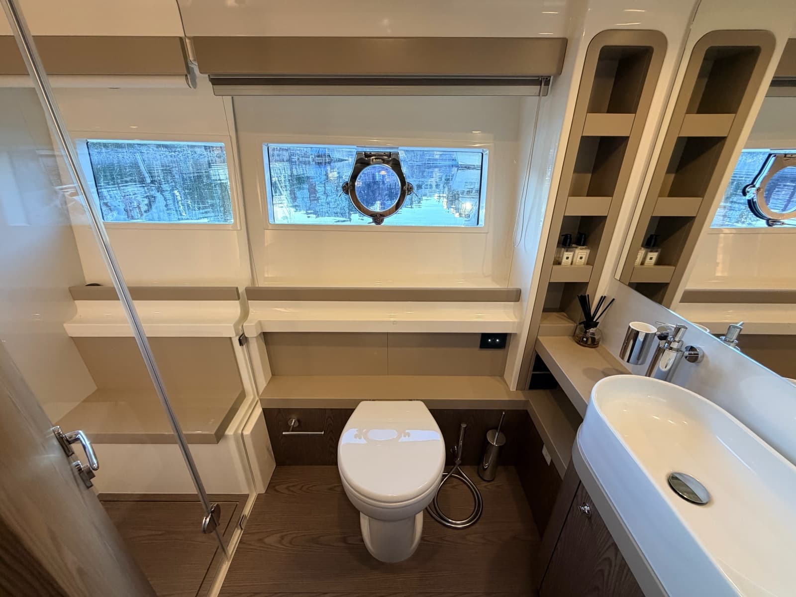 2020 Ferretti Yachts 550 Fly - Photo 49
