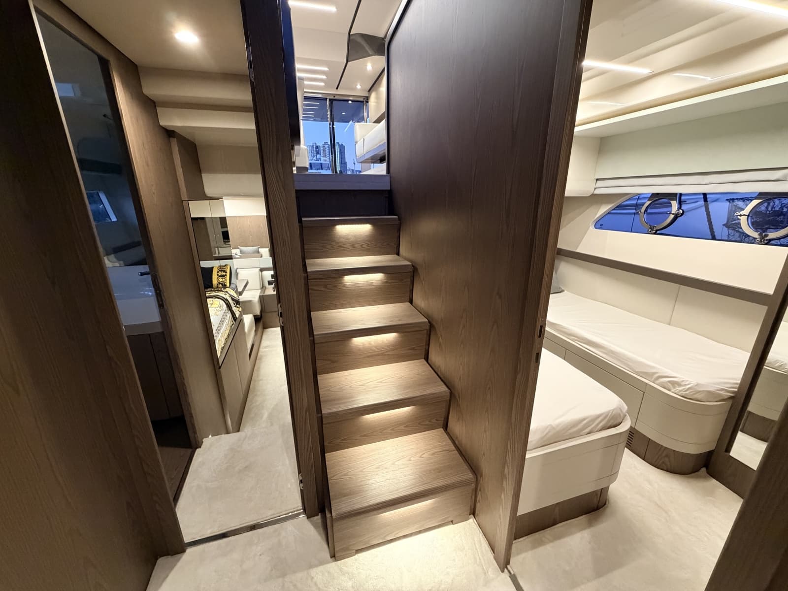 2020 Ferretti Yachts 550 Fly - Photo 46