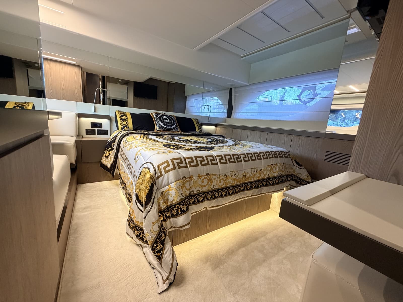 2020 Ferretti Yachts 550 Fly - Photo 35