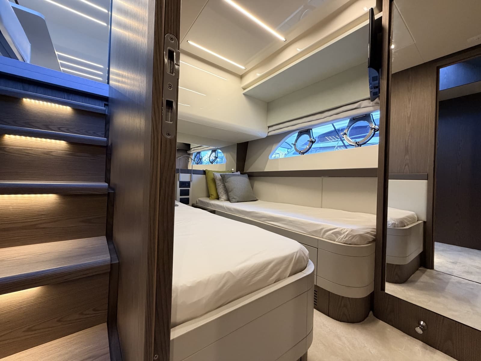 2020 Ferretti Yachts 550 Fly - Photo 47