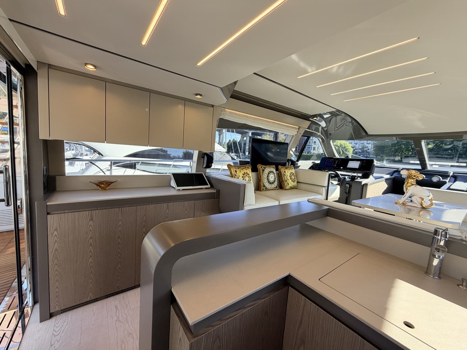 2020 Ferretti Yachts 550 Fly - Photo 13