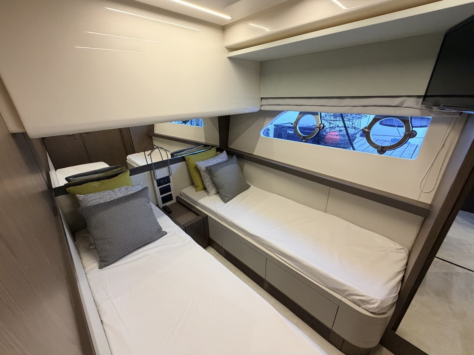 2020 Ferretti Yachts 550 Fly - Photo 48