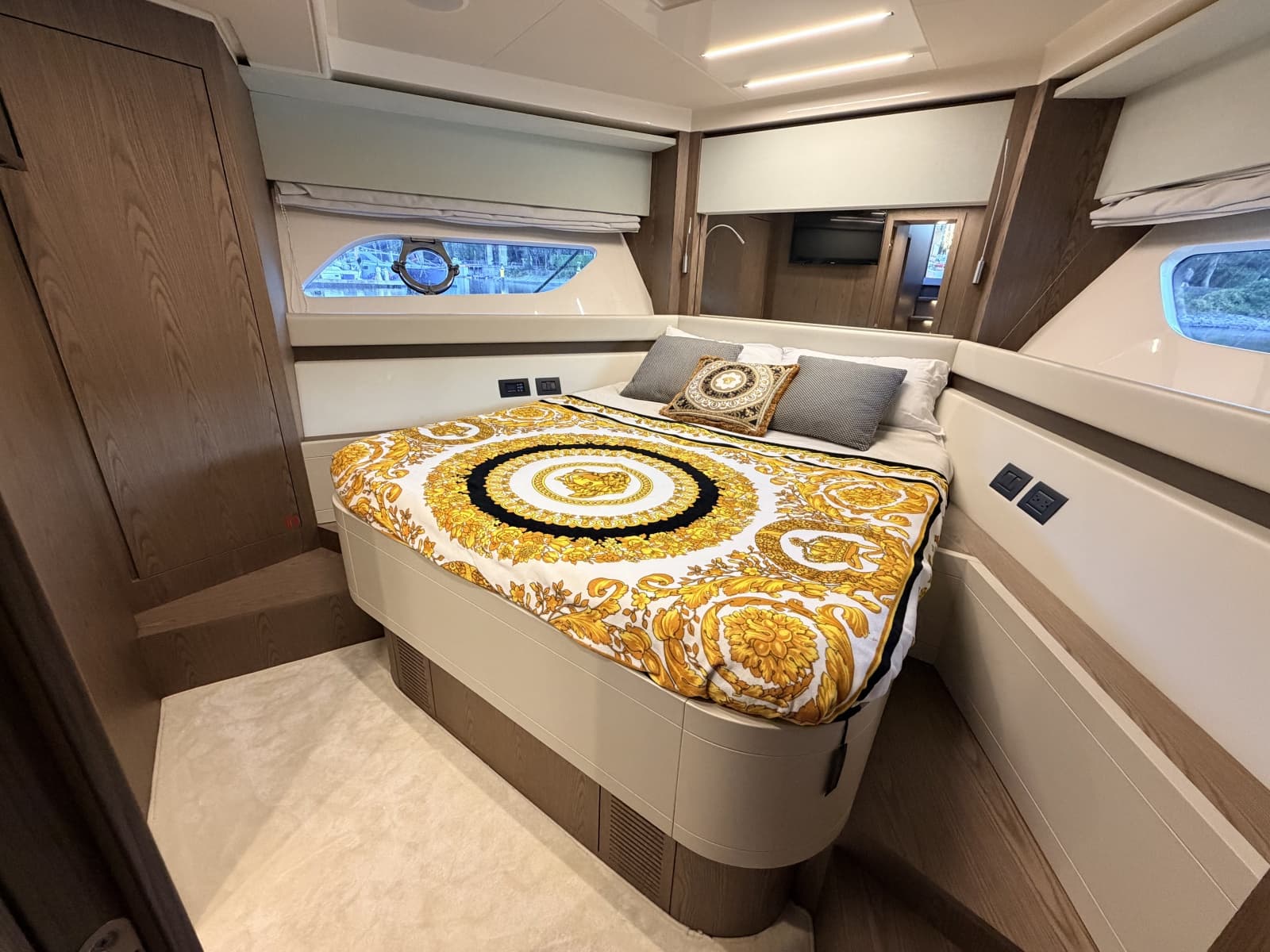 2020 Ferretti Yachts 550 Fly - Photo 42