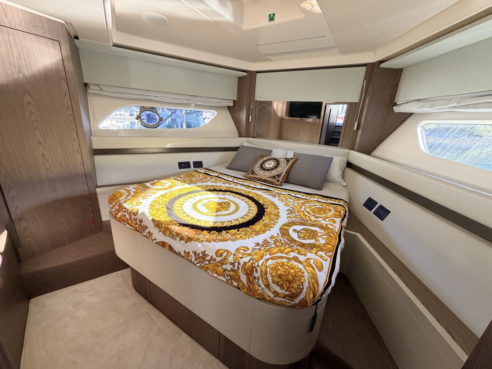 2020 Ferretti Yachts 550 Fly - Photo 40