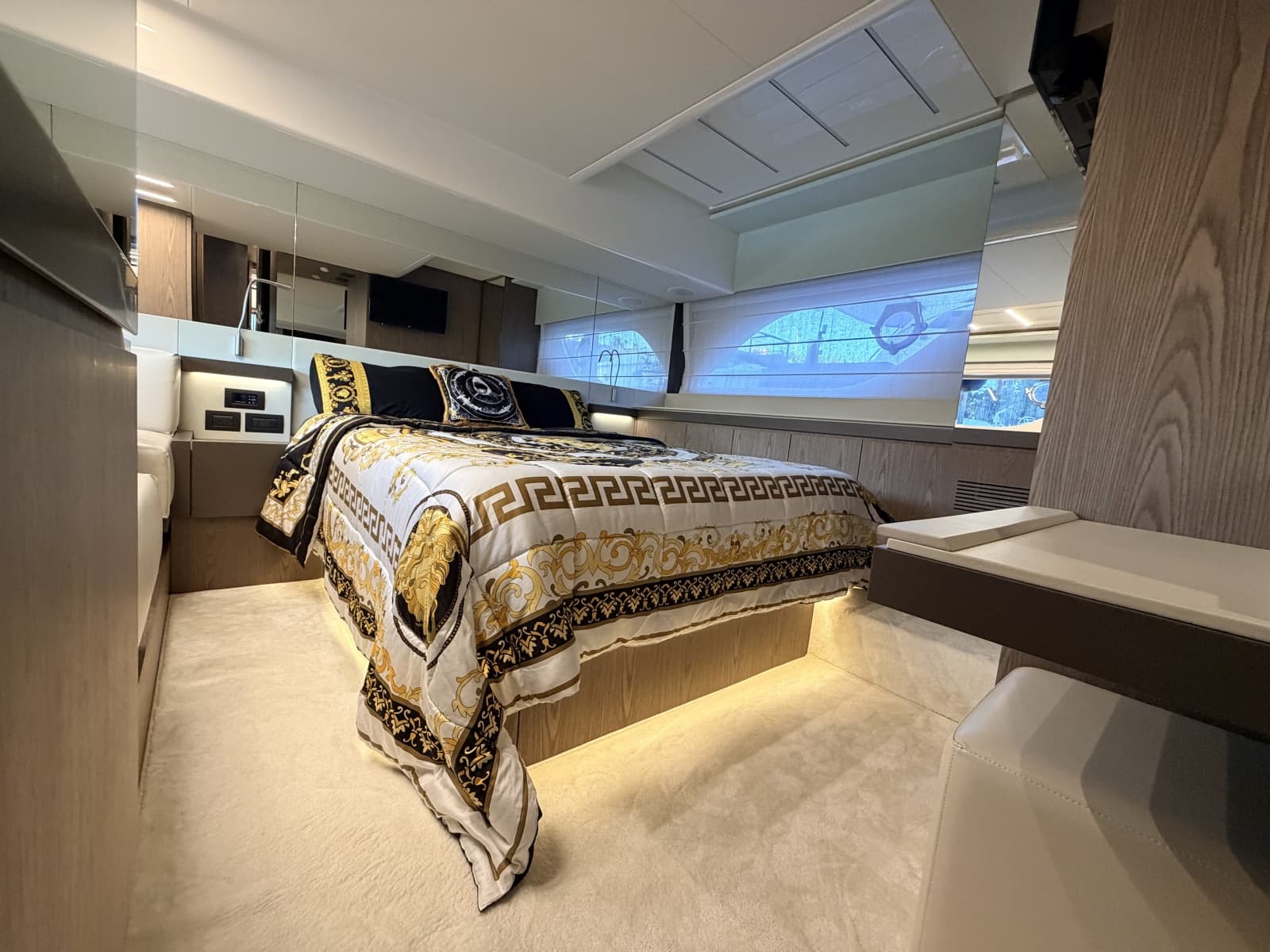 2020 Ferretti Yachts 550 Fly - Photo 36