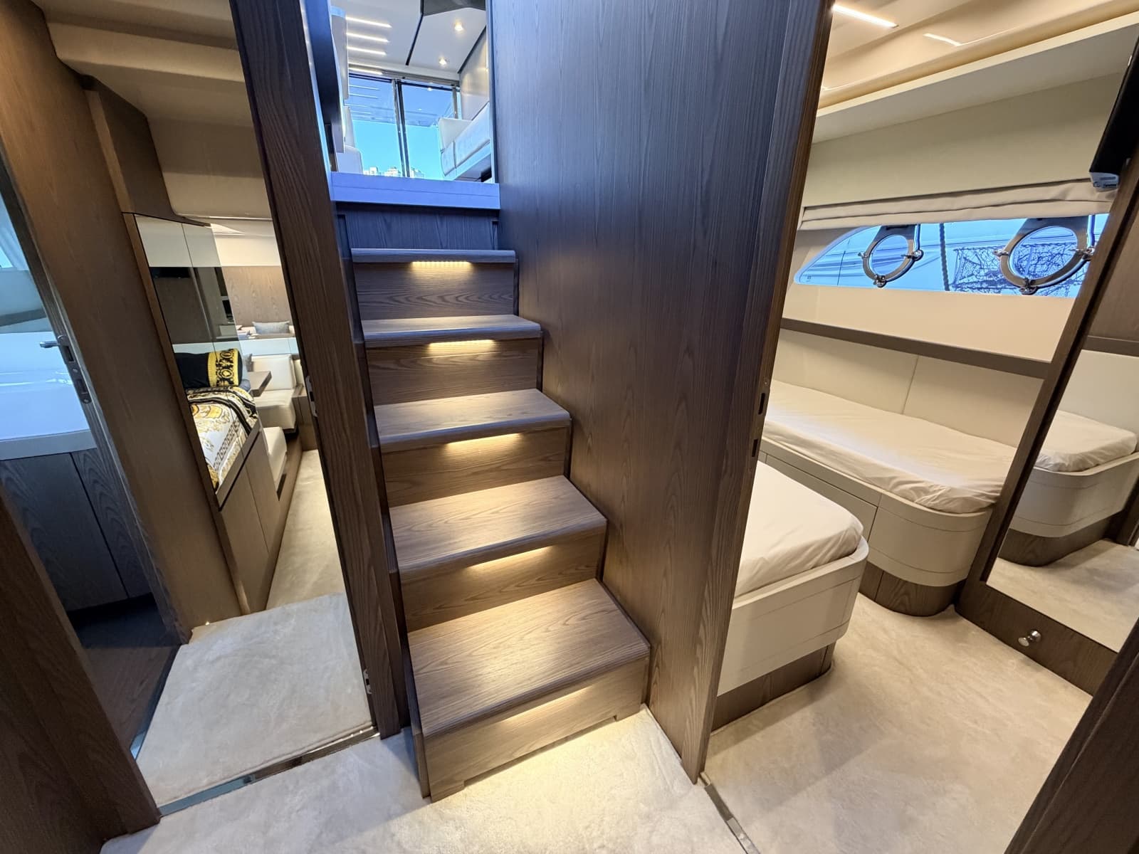 2020 Ferretti Yachts 550 Fly - Photo 45