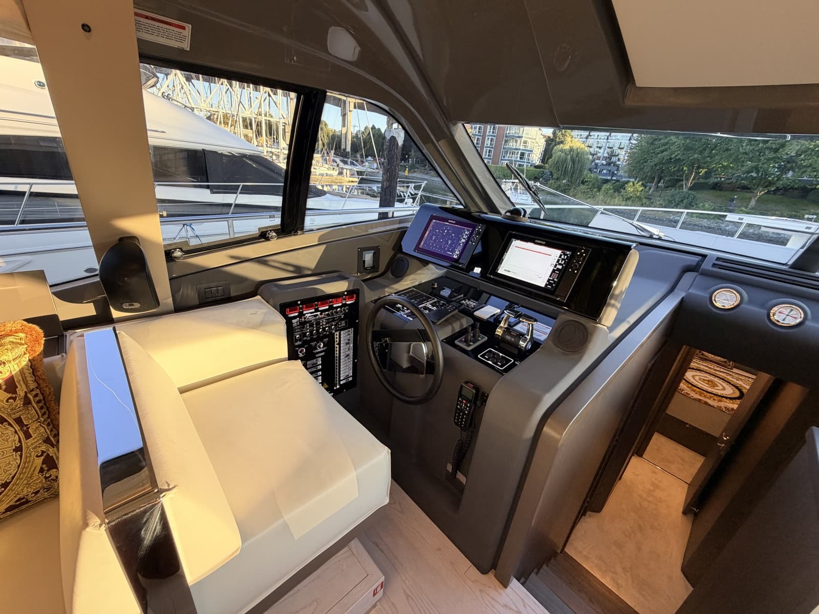 2020 Ferretti Yachts 550 Fly - Photo 23