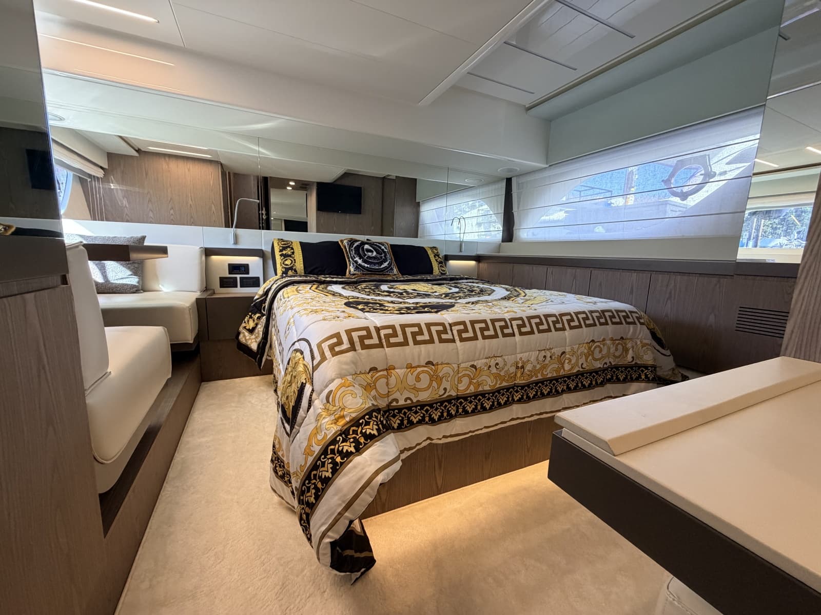 2020 Ferretti Yachts 550 Fly - Photo 34