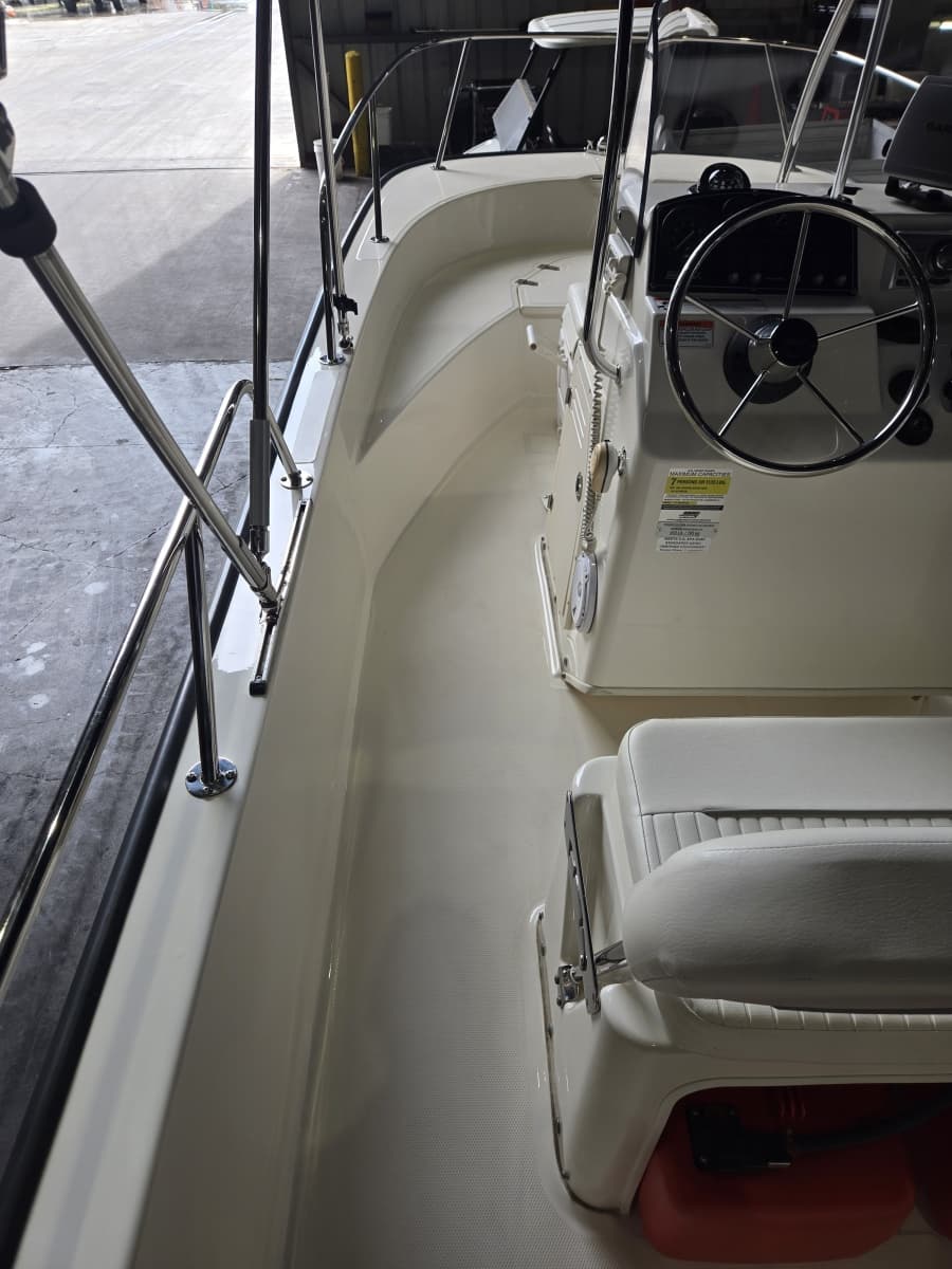 2010 Boston Whaler 170 Montauk - Photo 6