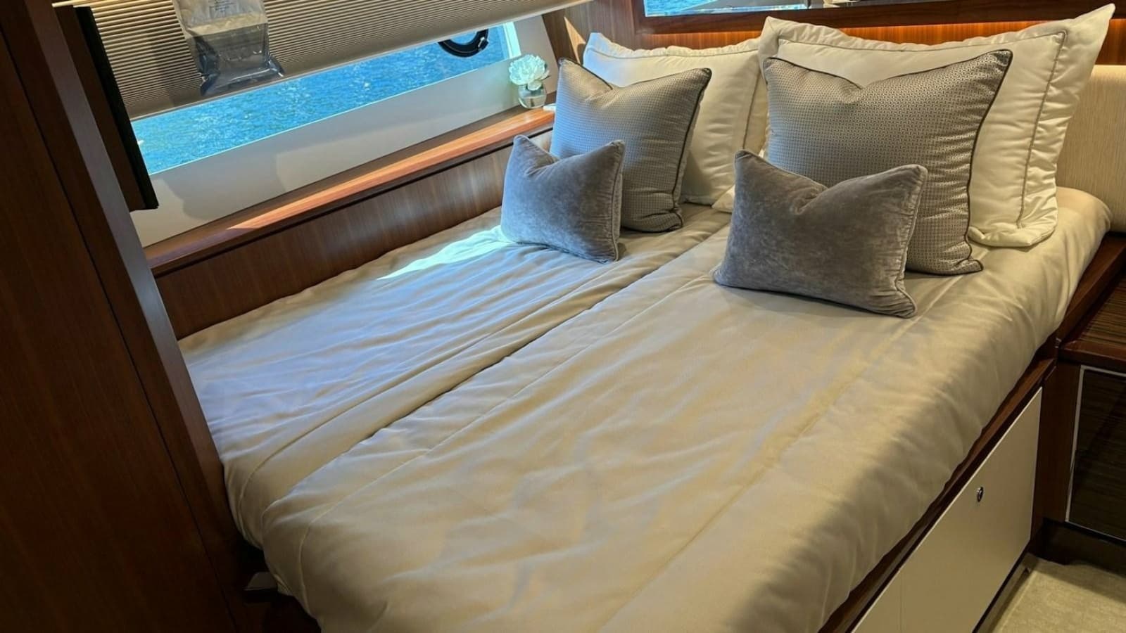 2020 Ocean Alexander Sky Lounge - Photo 23