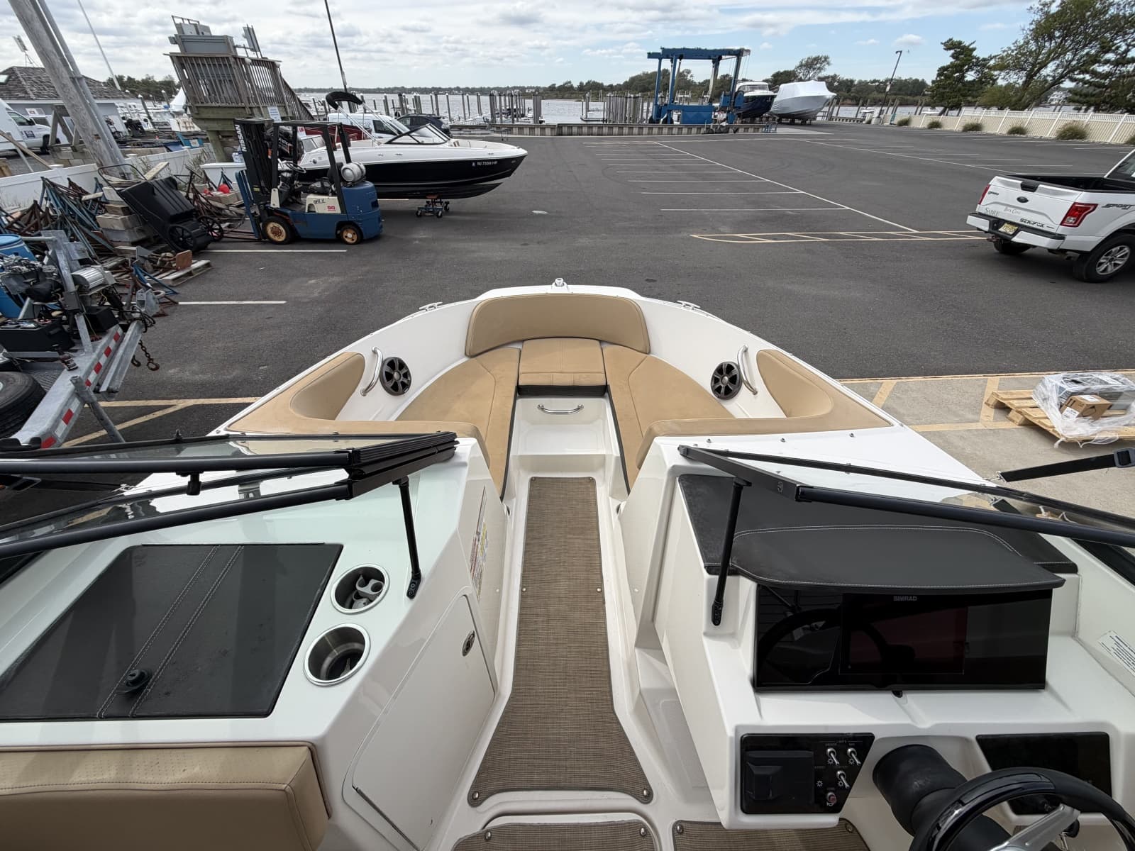 2020 Sea Ray SPX 210 Outboard - Photo 15