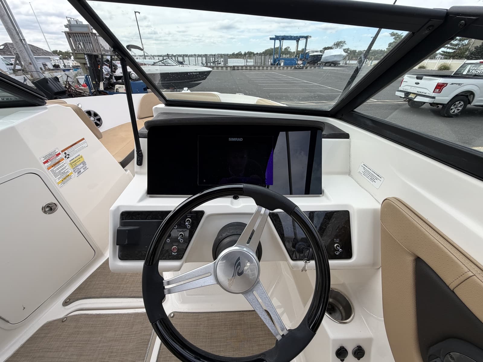 2020 Sea Ray SPX 210 Outboard - Photo 12