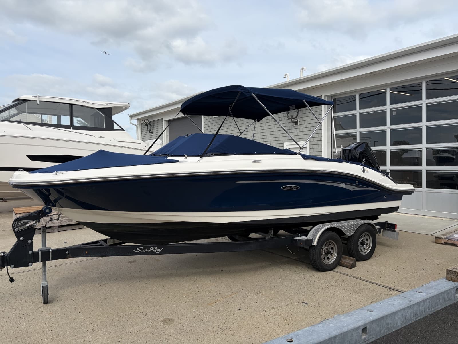 2020 Sea Ray SPX 210 Outboard - Photo 1